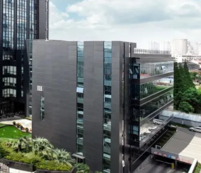 佛山市鑫罗玛陶瓷有限公司防滑砖技术工艺与适用场景解析